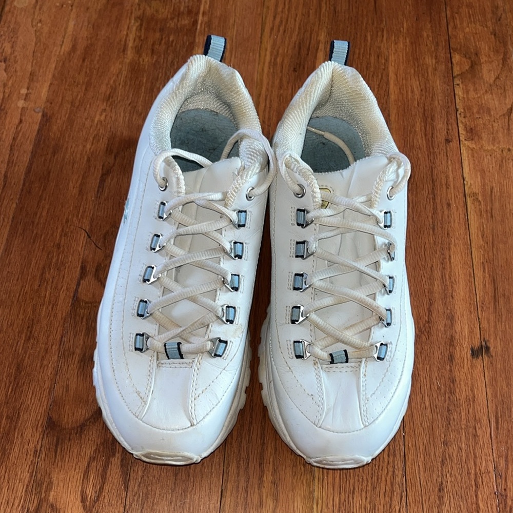 White Skechers premium